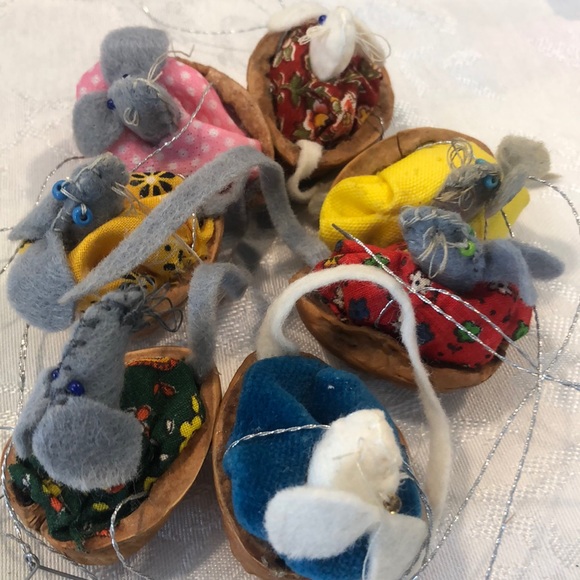 Vintage Other - Vintage felt mice in walnut shells Christmas ornaments